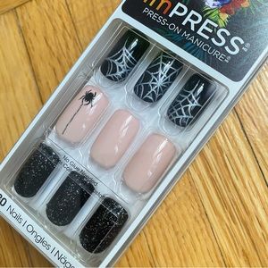 Kiss imPRESS Glow in the Dark Press On Gels Nails